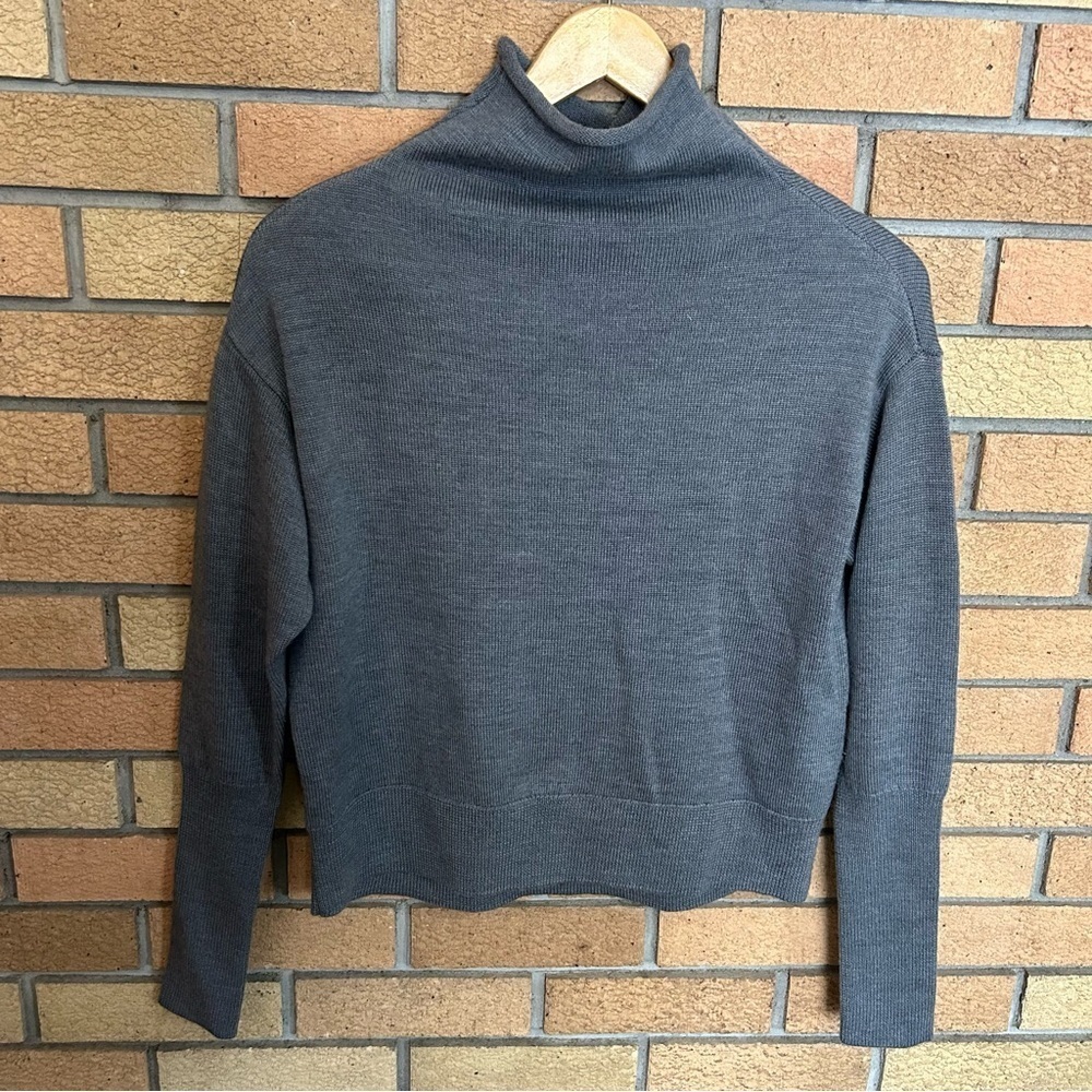 Wilfred Aritzia Cyprie Sweater 100% Merino Wool Mock Turtleneck Gray Size XS